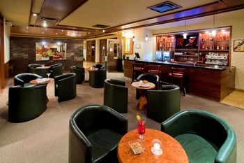 Hotel Bar